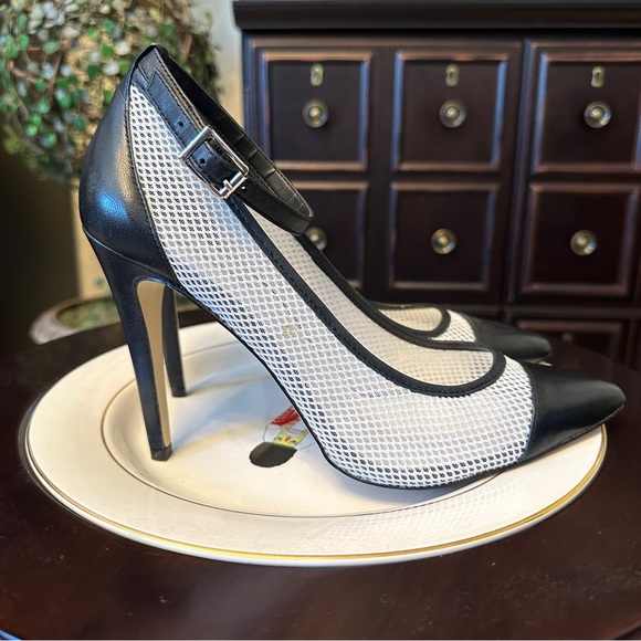 BCBG Generation black & white heels - Picture 4 of 11